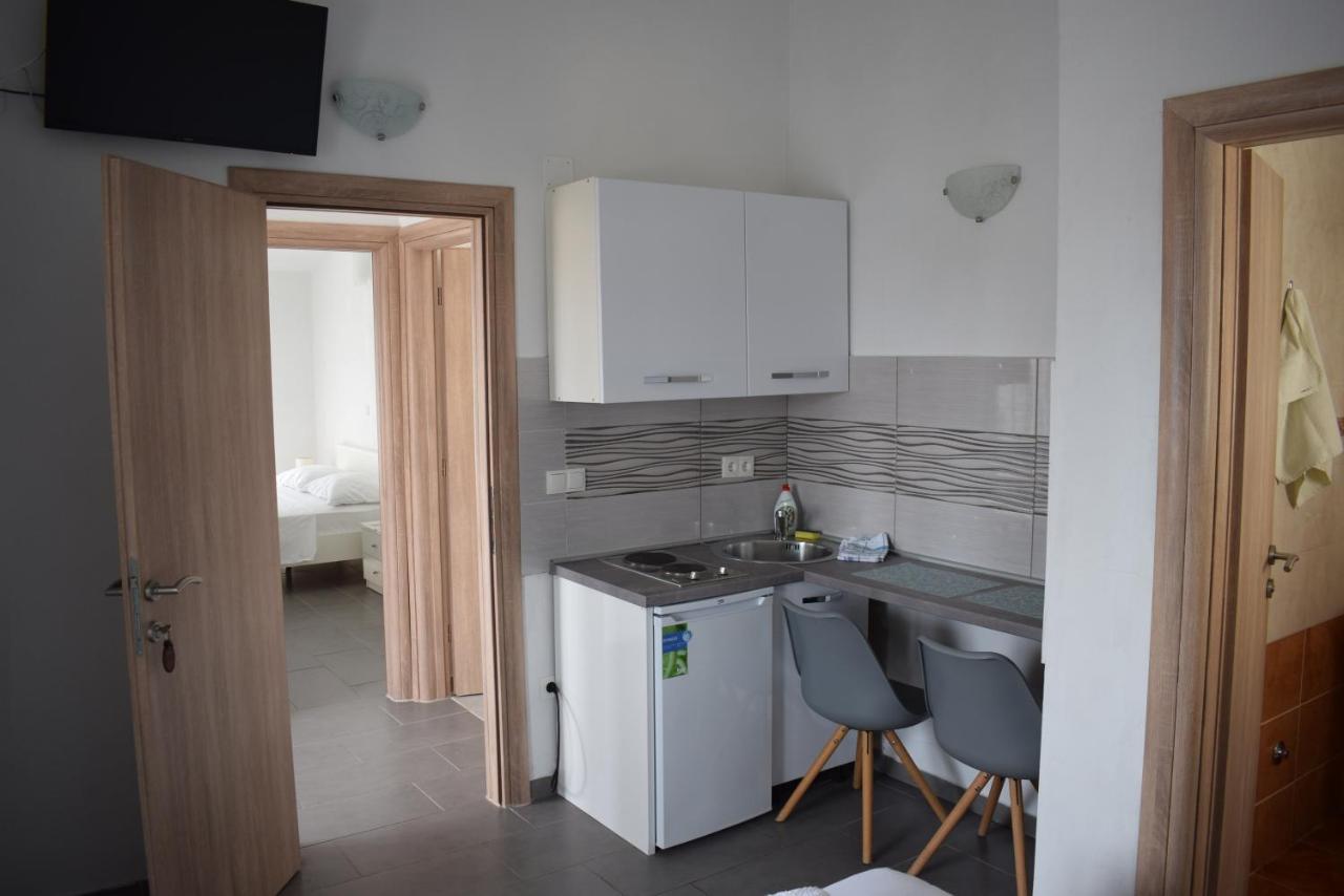 Apartmani Katica โนวาลยา ภายนอก รูปภาพ