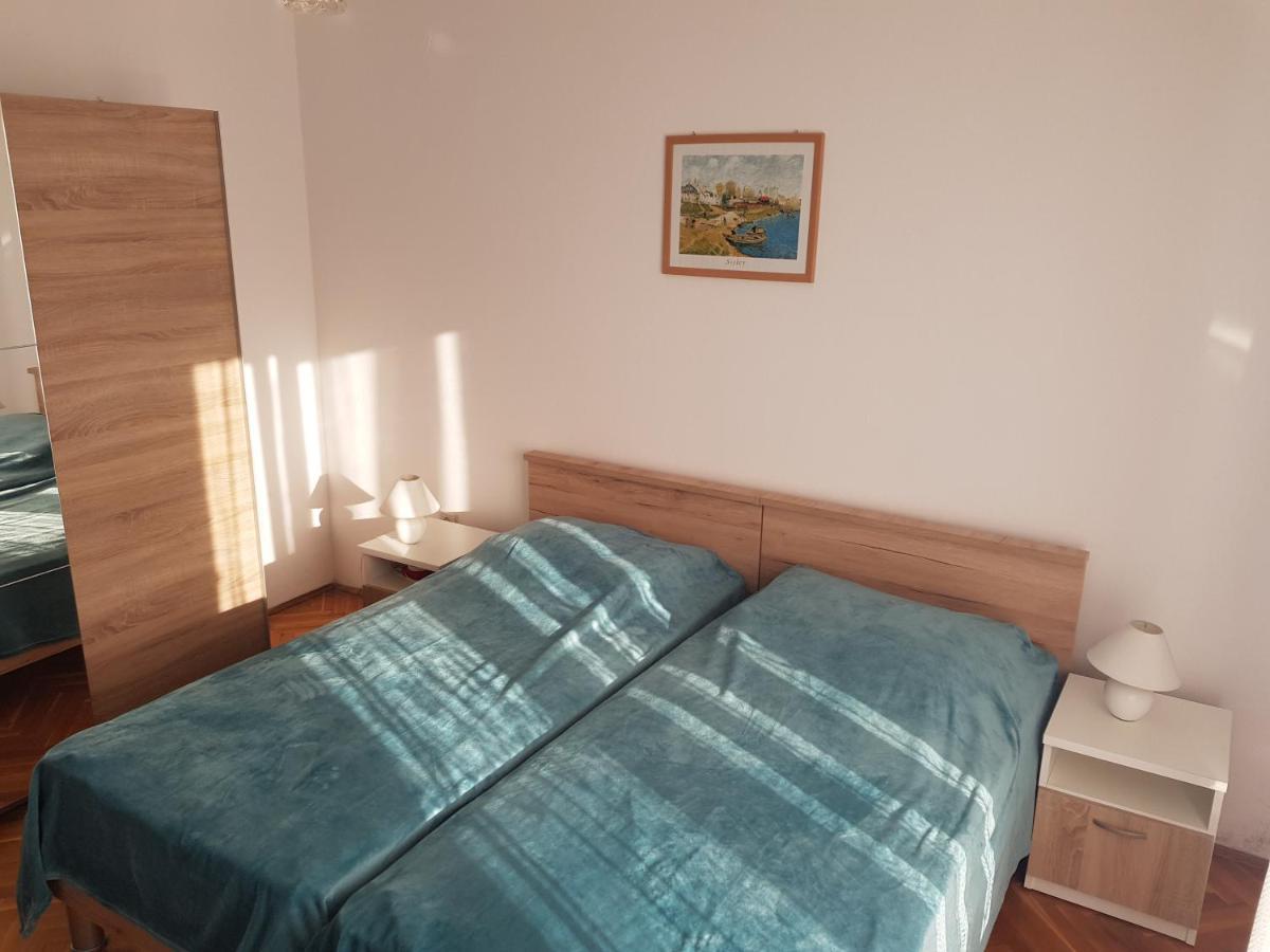 Apartmani Katica โนวาลยา ภายนอก รูปภาพ