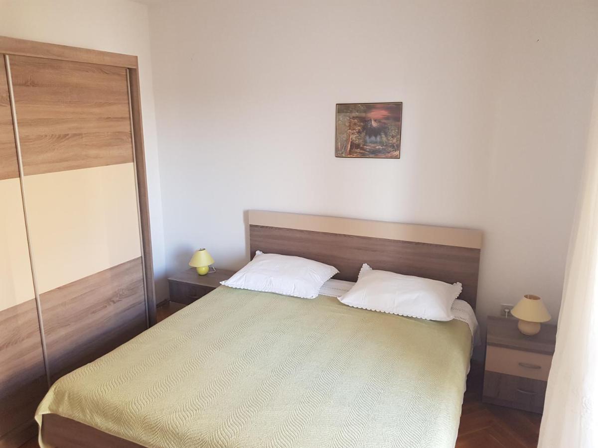 Apartmani Katica โนวาลยา ภายนอก รูปภาพ