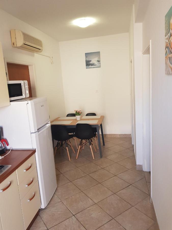 Apartmani Katica โนวาลยา ภายนอก รูปภาพ